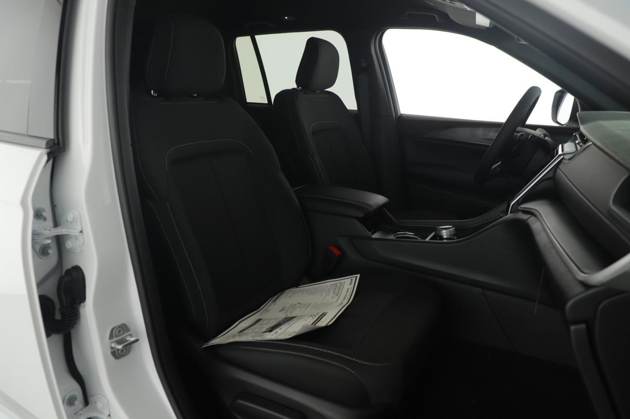 2025 Jeep Grand Cherokee Laredo New Braunfels TX