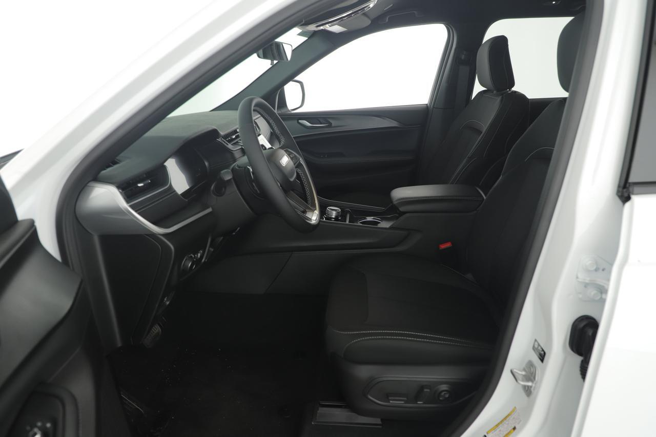 2025 Jeep Grand Cherokee Laredo New Braunfels TX