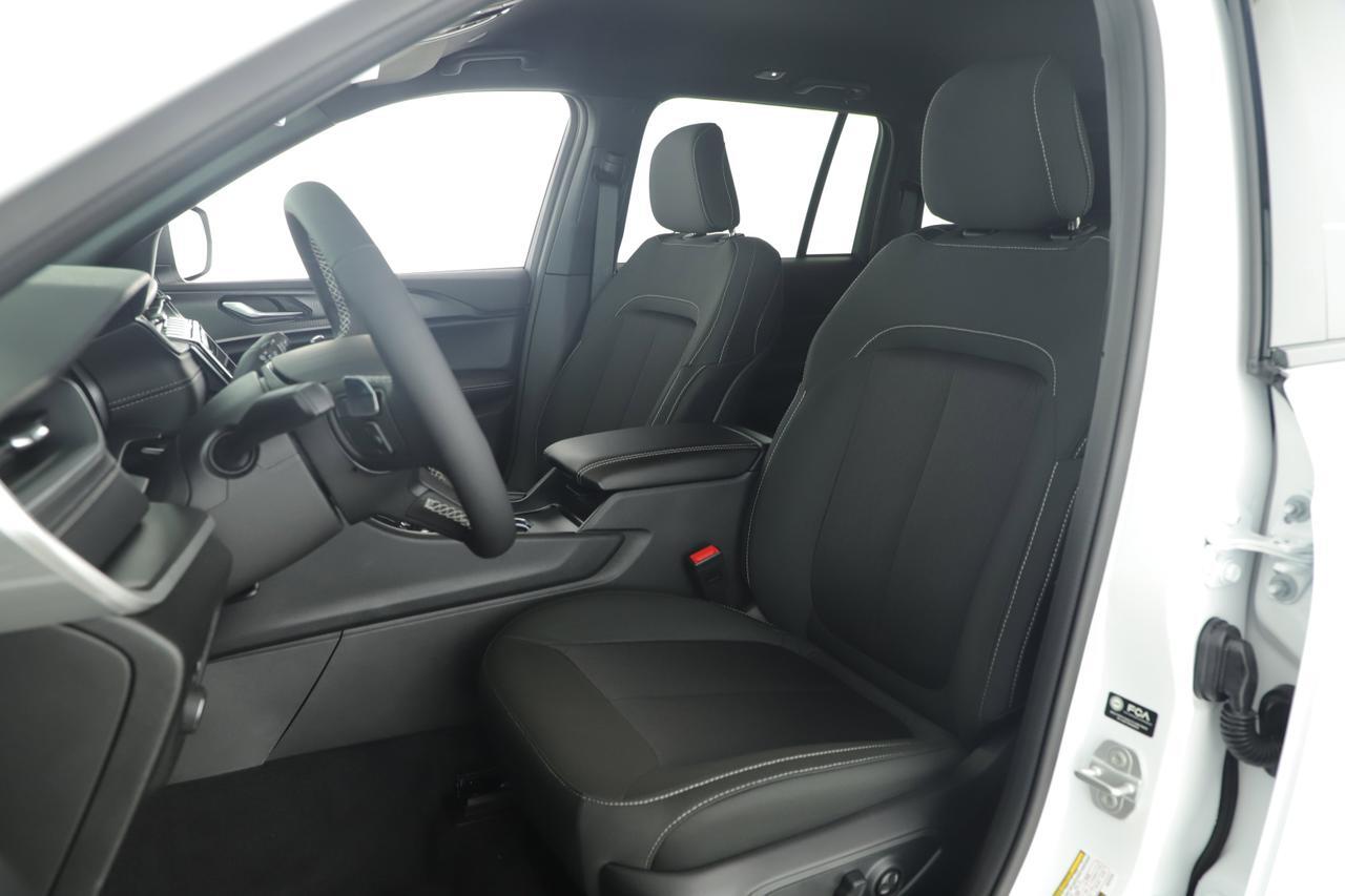 2025 Jeep Grand Cherokee Laredo New Braunfels TX