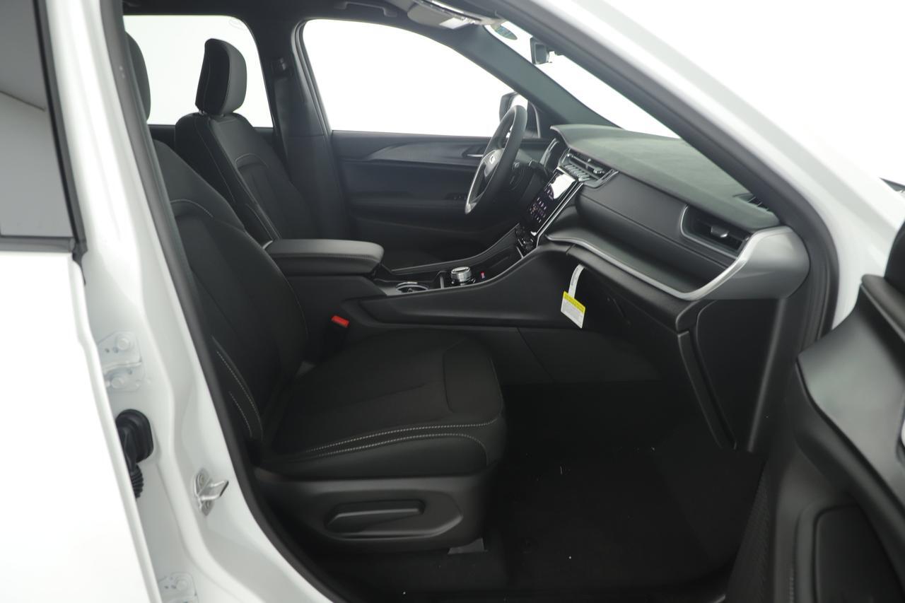 2025 Jeep Grand Cherokee Laredo New Braunfels TX