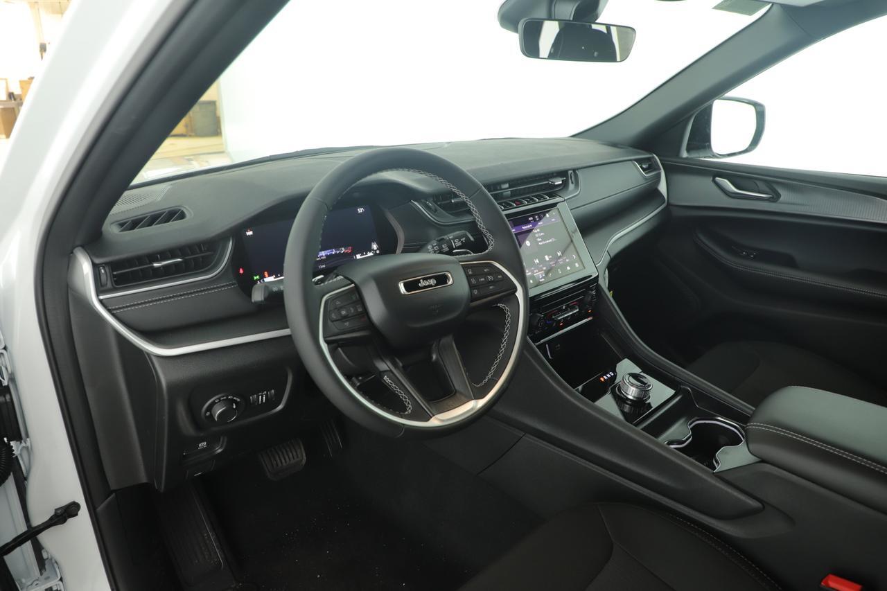 2025 Jeep Grand Cherokee Laredo New Braunfels TX