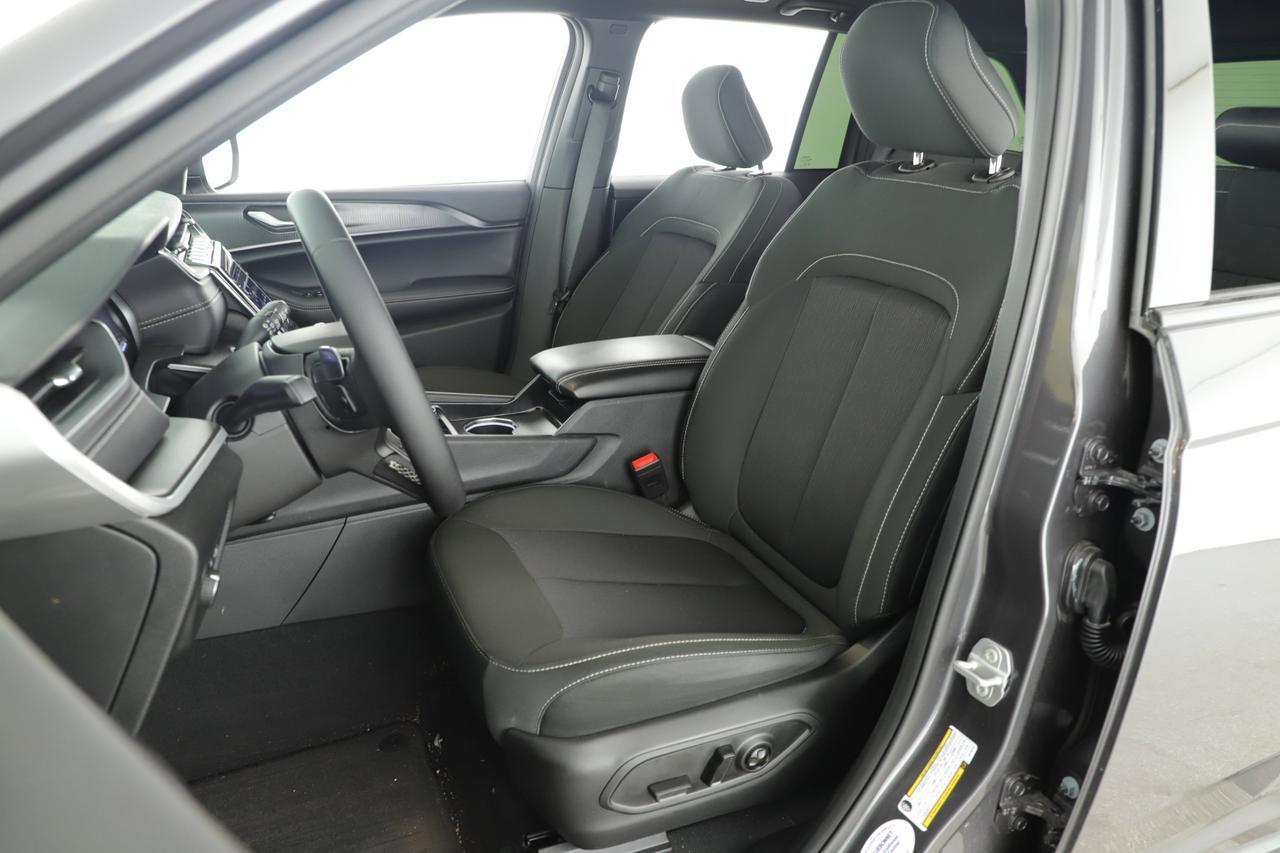 2025 Jeep Grand Cherokee Laredo New Braunfels TX