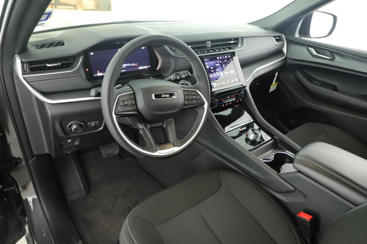 2025 Jeep Grand Cherokee Laredo New Braunfels TX