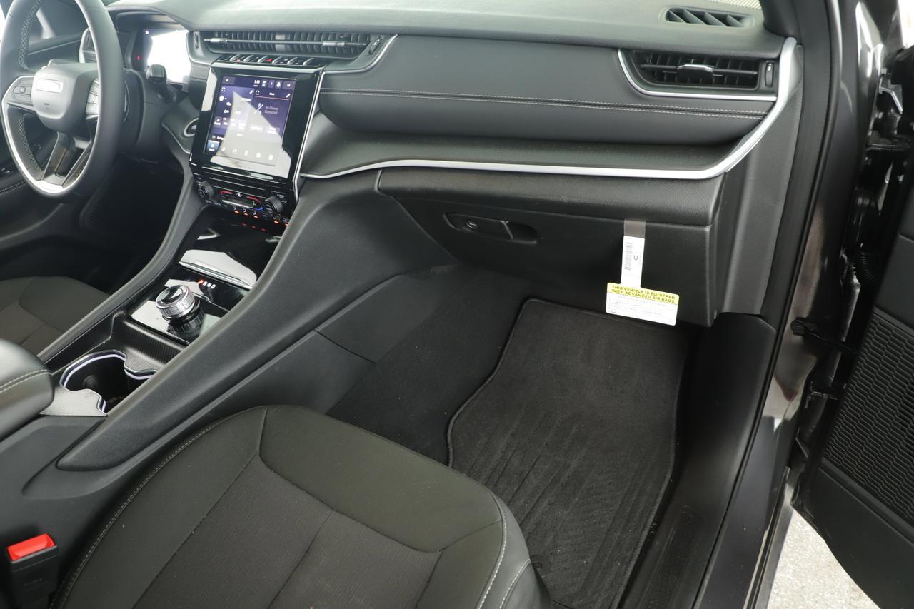 2025 Jeep Grand Cherokee Laredo New Braunfels TX