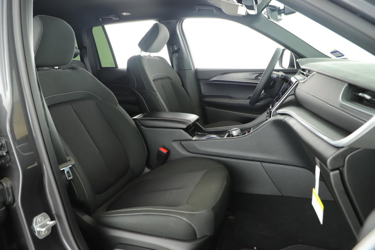 2025 Jeep Grand Cherokee Laredo New Braunfels TX