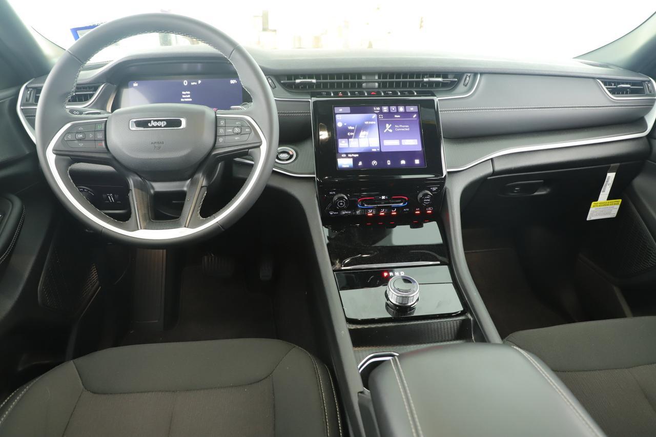 2025 Jeep Grand Cherokee Laredo New Braunfels TX