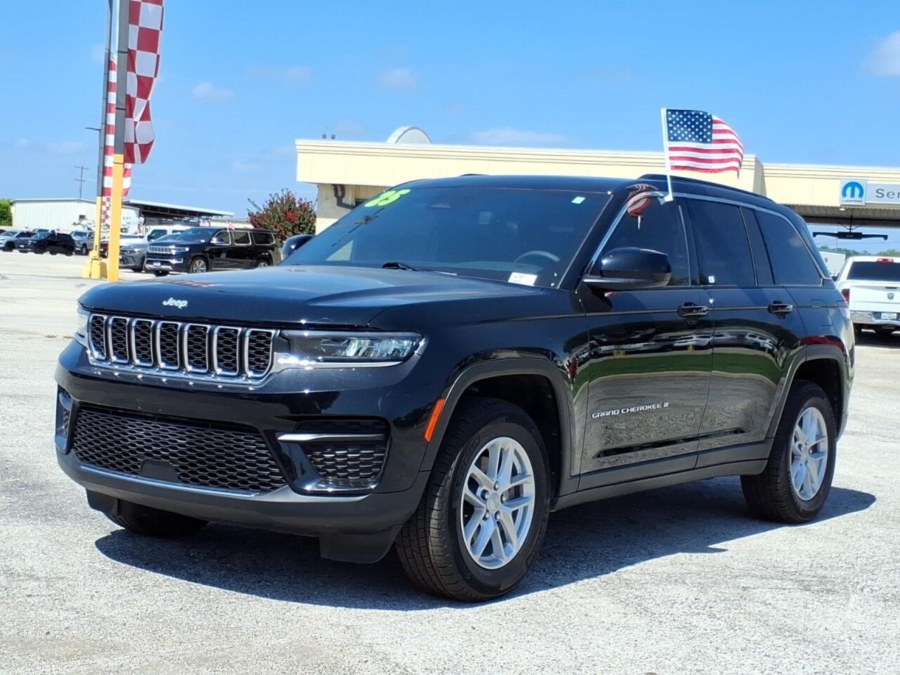2025 Jeep Grand Cherokee Laredo X Uvalde TX