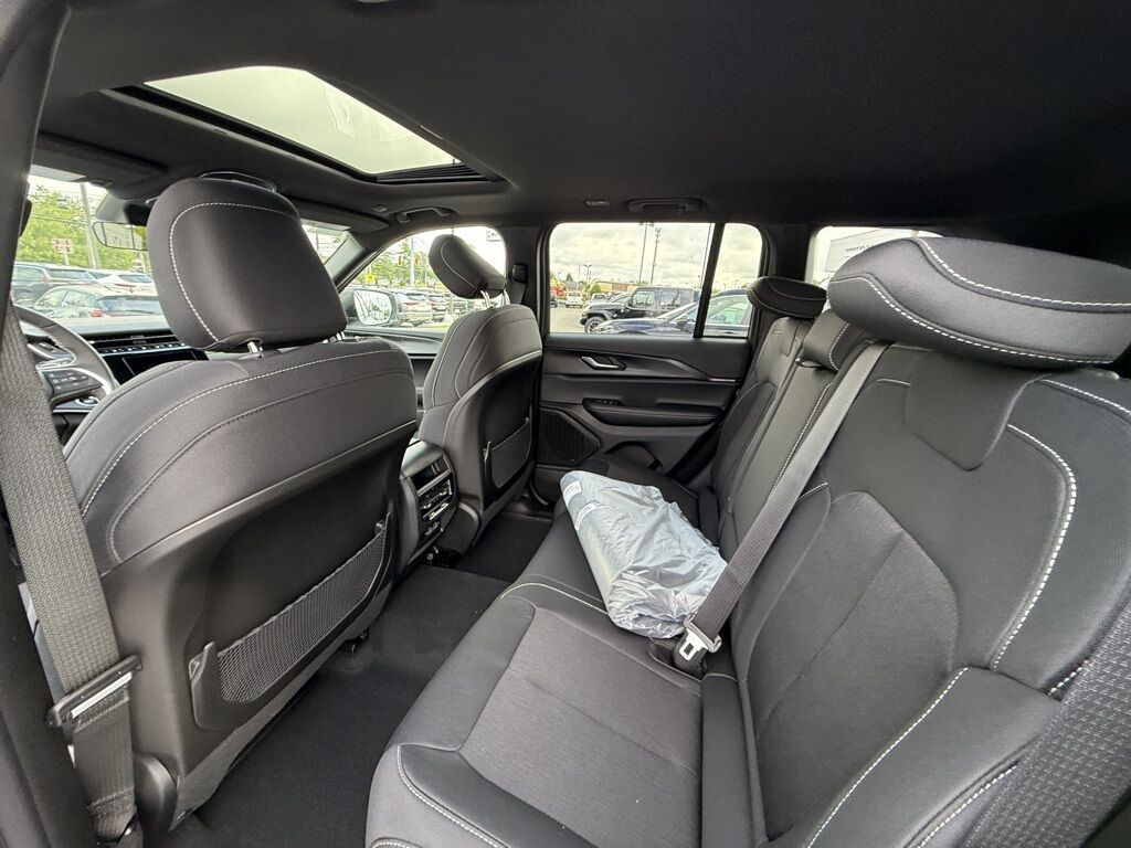 2025 Jeep Grand Cherokee Laredo X Crestwood KY