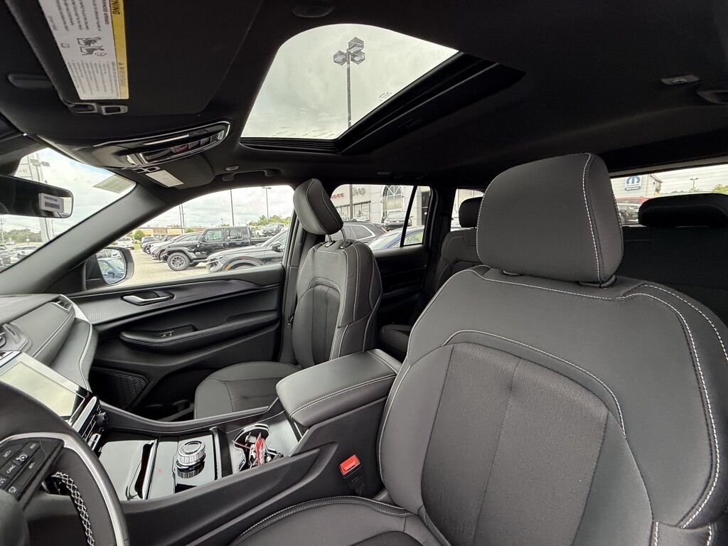 2025 Jeep Grand Cherokee Laredo X Crestwood KY