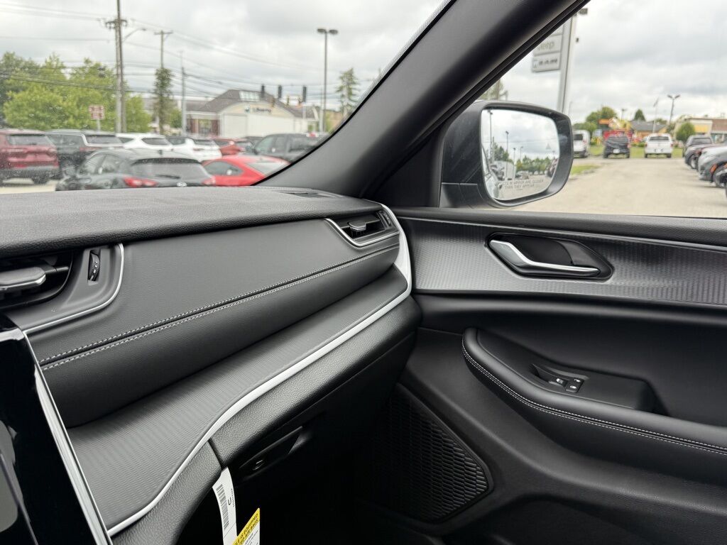 2025 Jeep Grand Cherokee Laredo X Crestwood KY