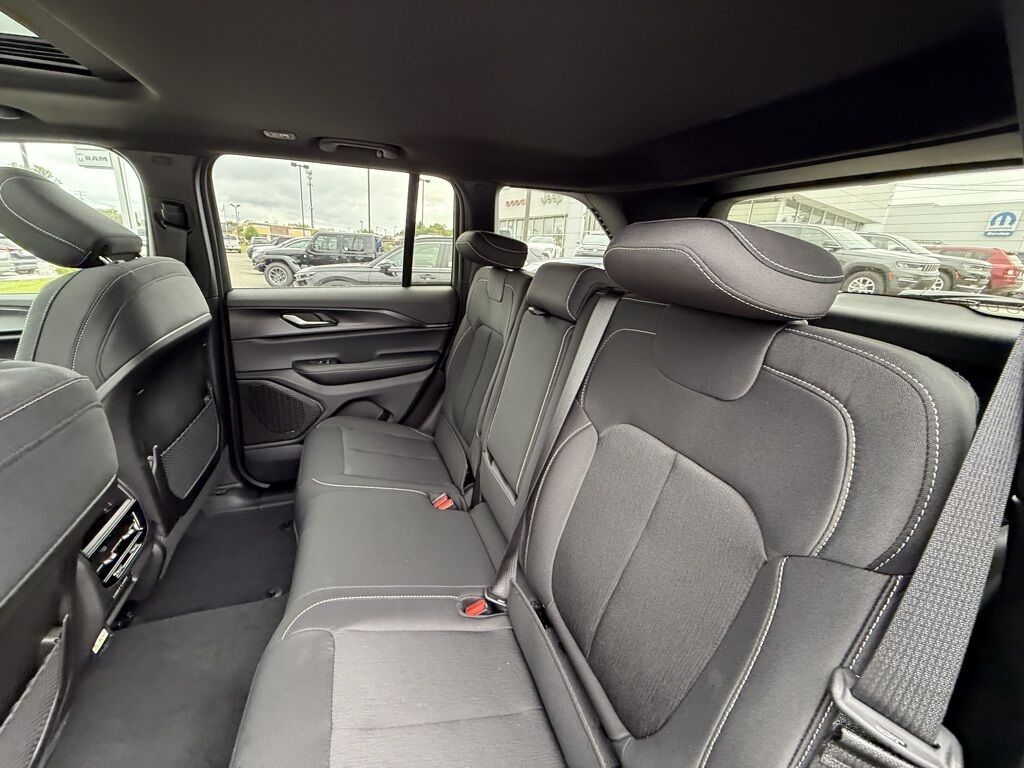 2025 Jeep Grand Cherokee Laredo X Crestwood KY