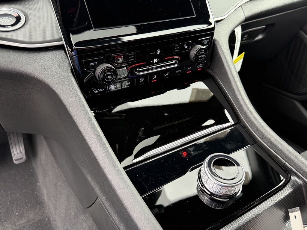 2025 Jeep Grand Cherokee Laredo X Crestwood KY