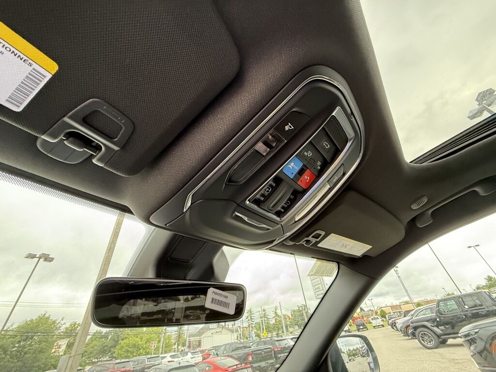 2025 Jeep Grand Cherokee Laredo X Crestwood KY