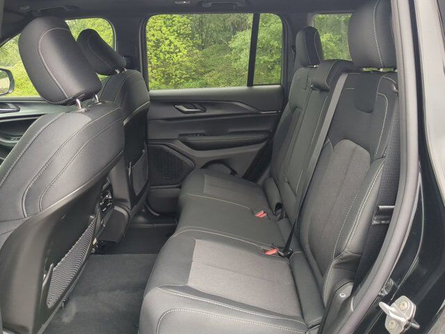 2025 Jeep Grand Cherokee Laredo X Appleton WI