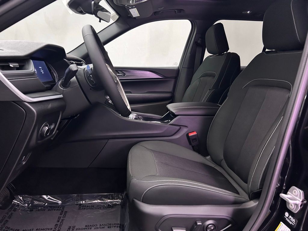 2025 Jeep Grand Cherokee Laredo X Portland OR