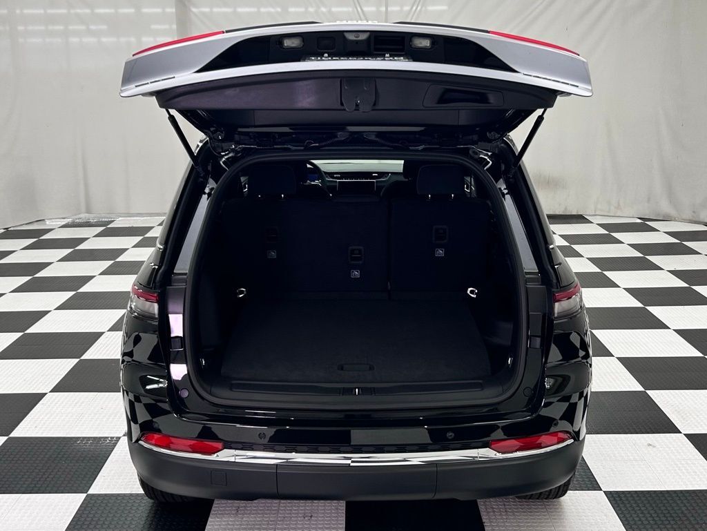 2025 Jeep Grand Cherokee Laredo X Portland OR