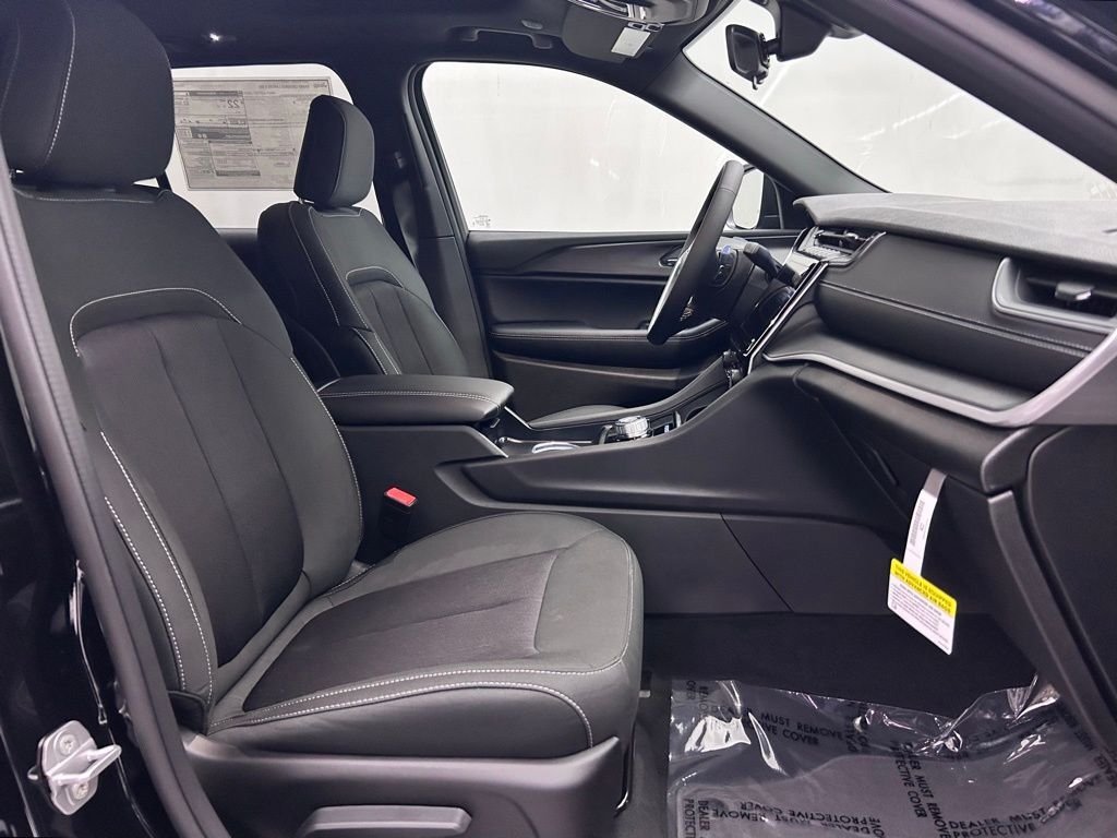 2025 Jeep Grand Cherokee Laredo X Portland OR