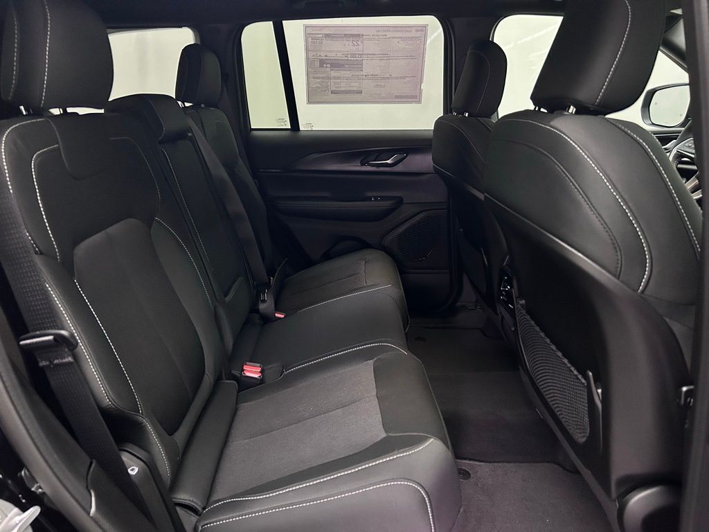 2025 Jeep Grand Cherokee Laredo X Portland OR