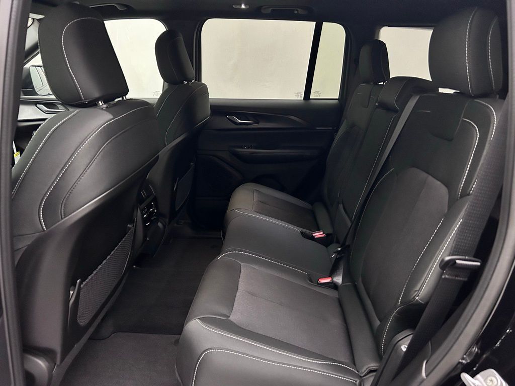 2025 Jeep Grand Cherokee Laredo X Portland OR