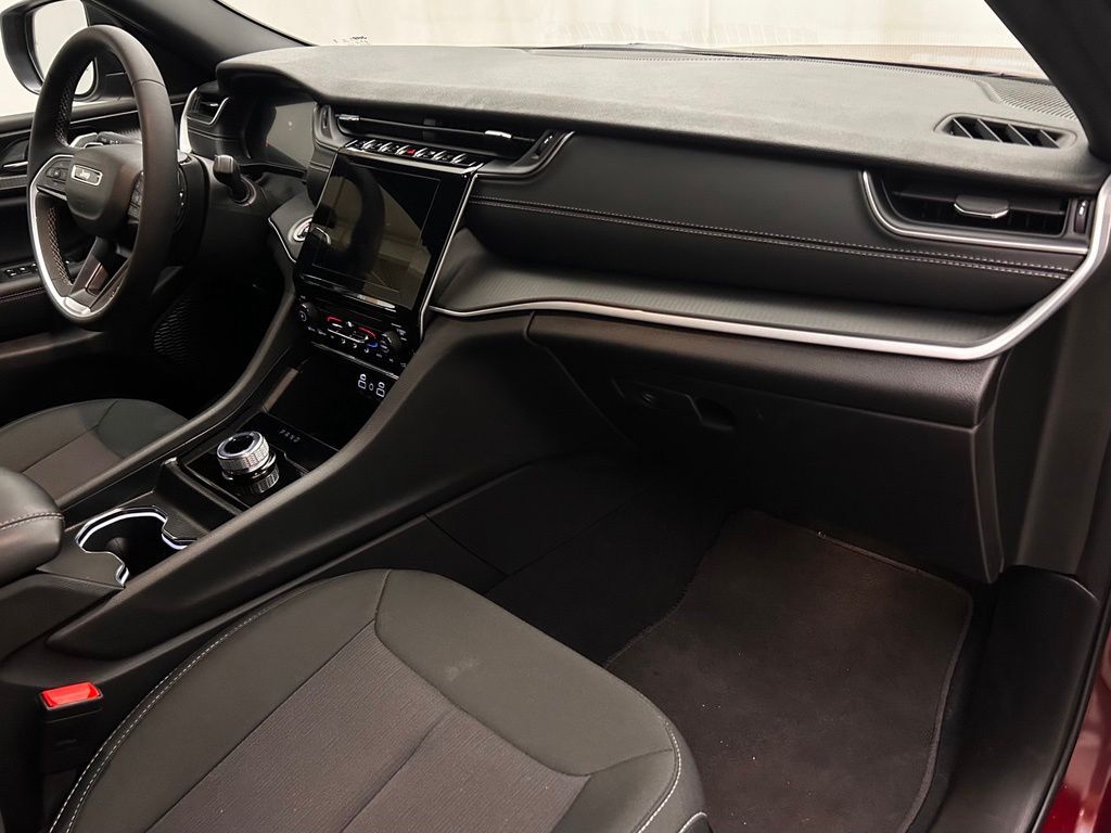 2025 Jeep Grand Cherokee Laredo X Portland OR