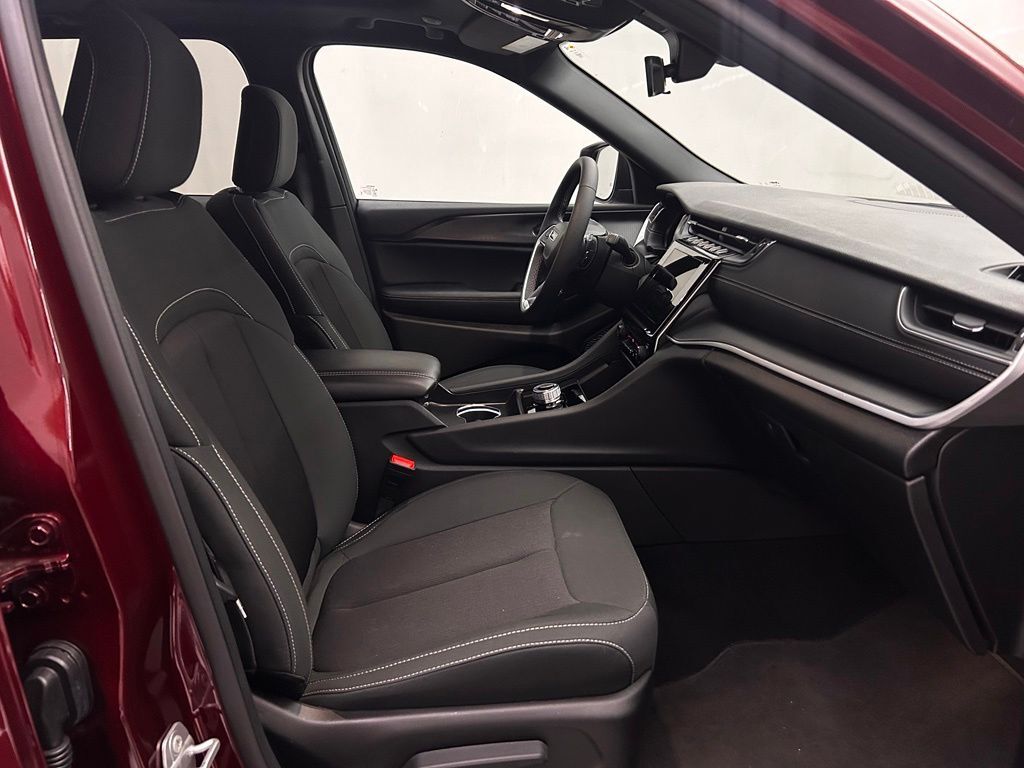 2025 Jeep Grand Cherokee Laredo X Portland OR