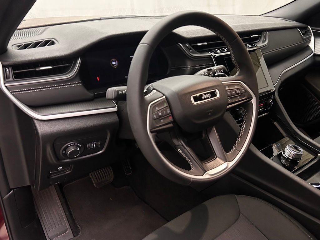 2025 Jeep Grand Cherokee Laredo X Portland OR