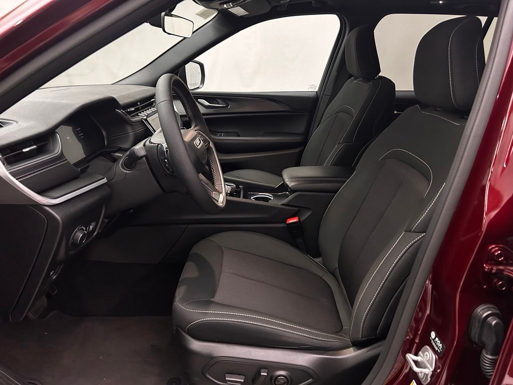 2025 Jeep Grand Cherokee Laredo X Portland OR
