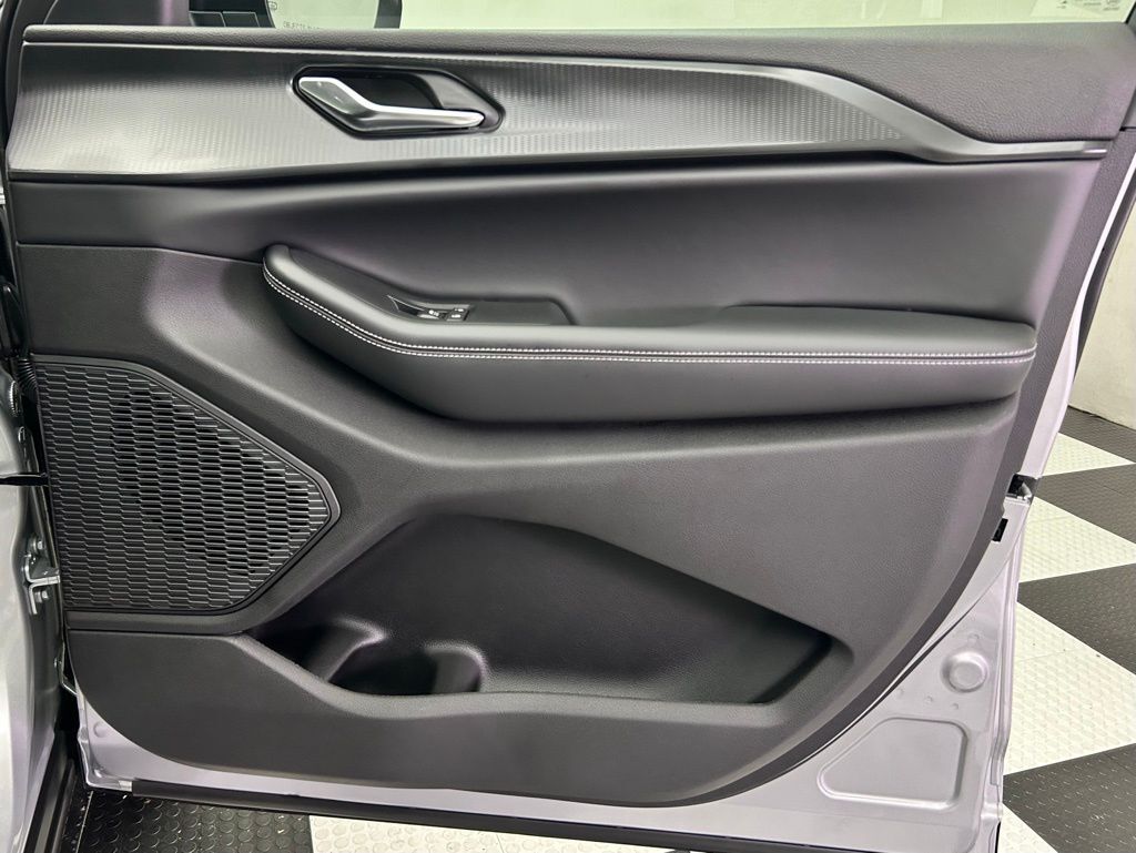 2025 Jeep Grand Cherokee Laredo X Portland OR