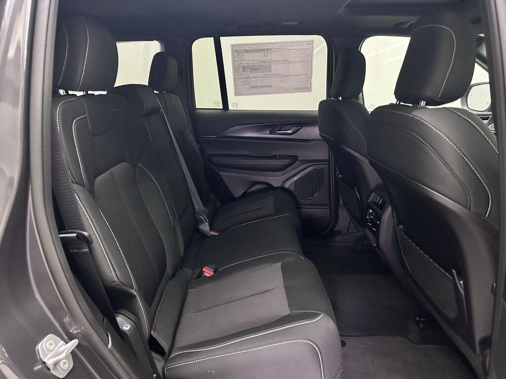 2025 Jeep Grand Cherokee Laredo X Portland OR