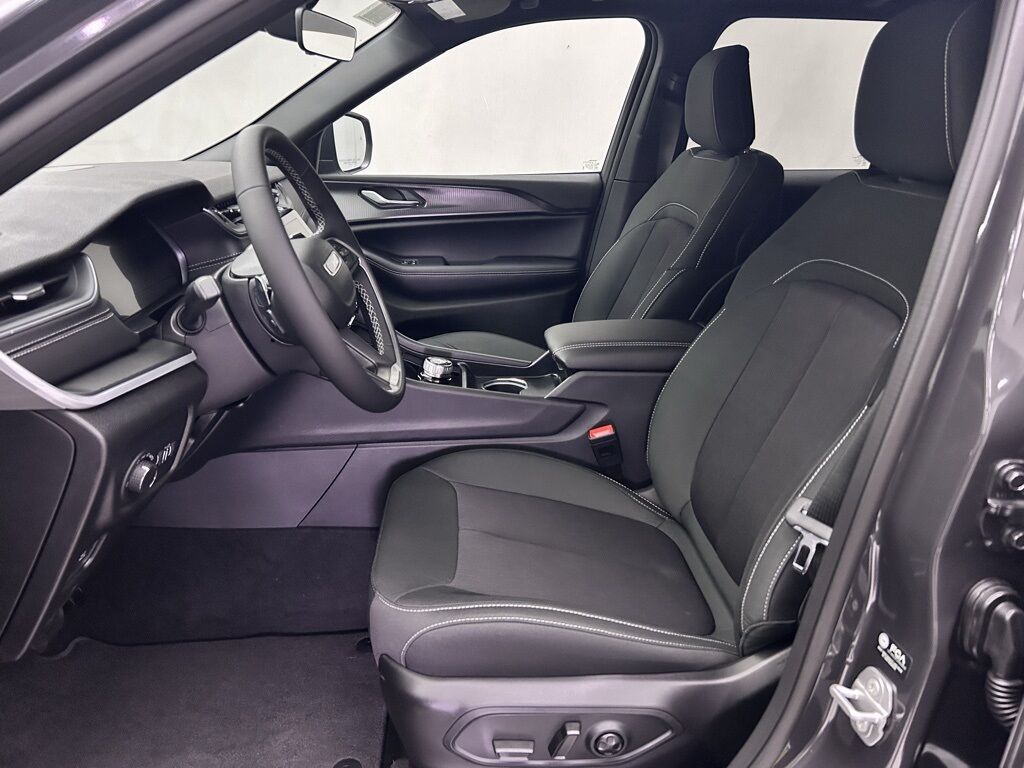 2025 Jeep Grand Cherokee Laredo X Portland OR