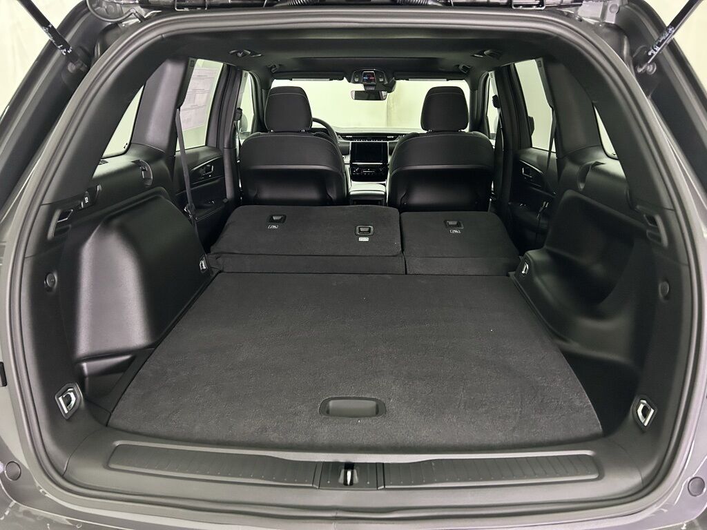 2025 Jeep Grand Cherokee Laredo X Portland OR