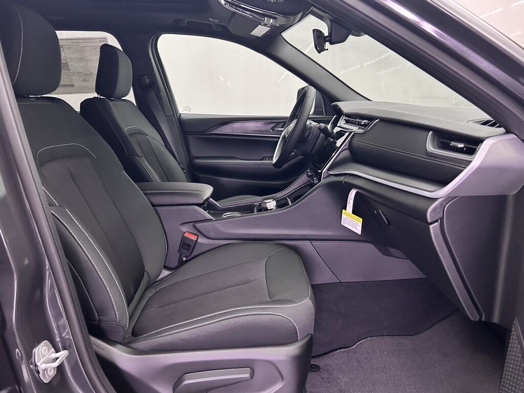 2025 Jeep Grand Cherokee Laredo X Portland OR