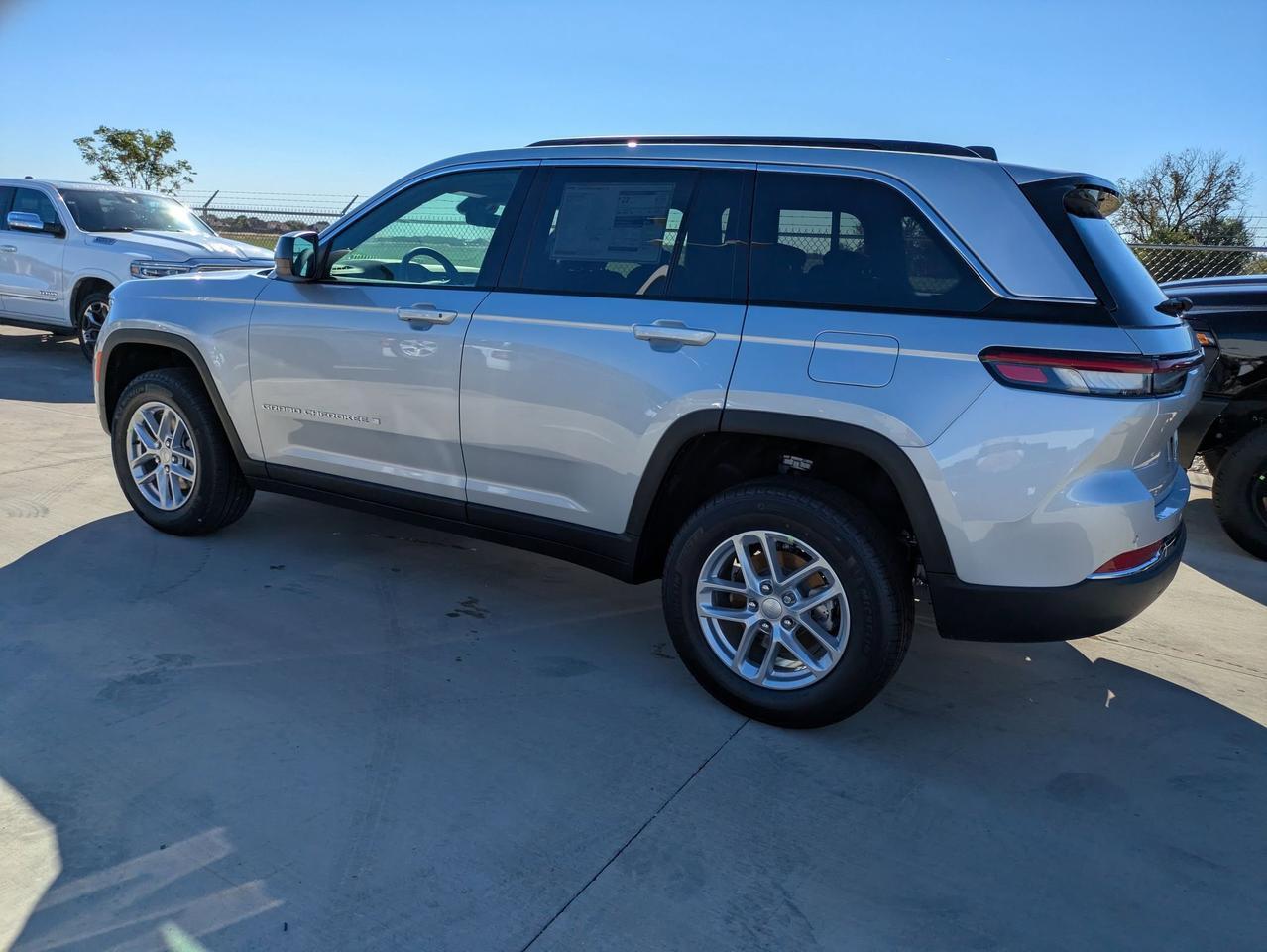 2025 Jeep Grand Cherokee Laredo X Castroville TX