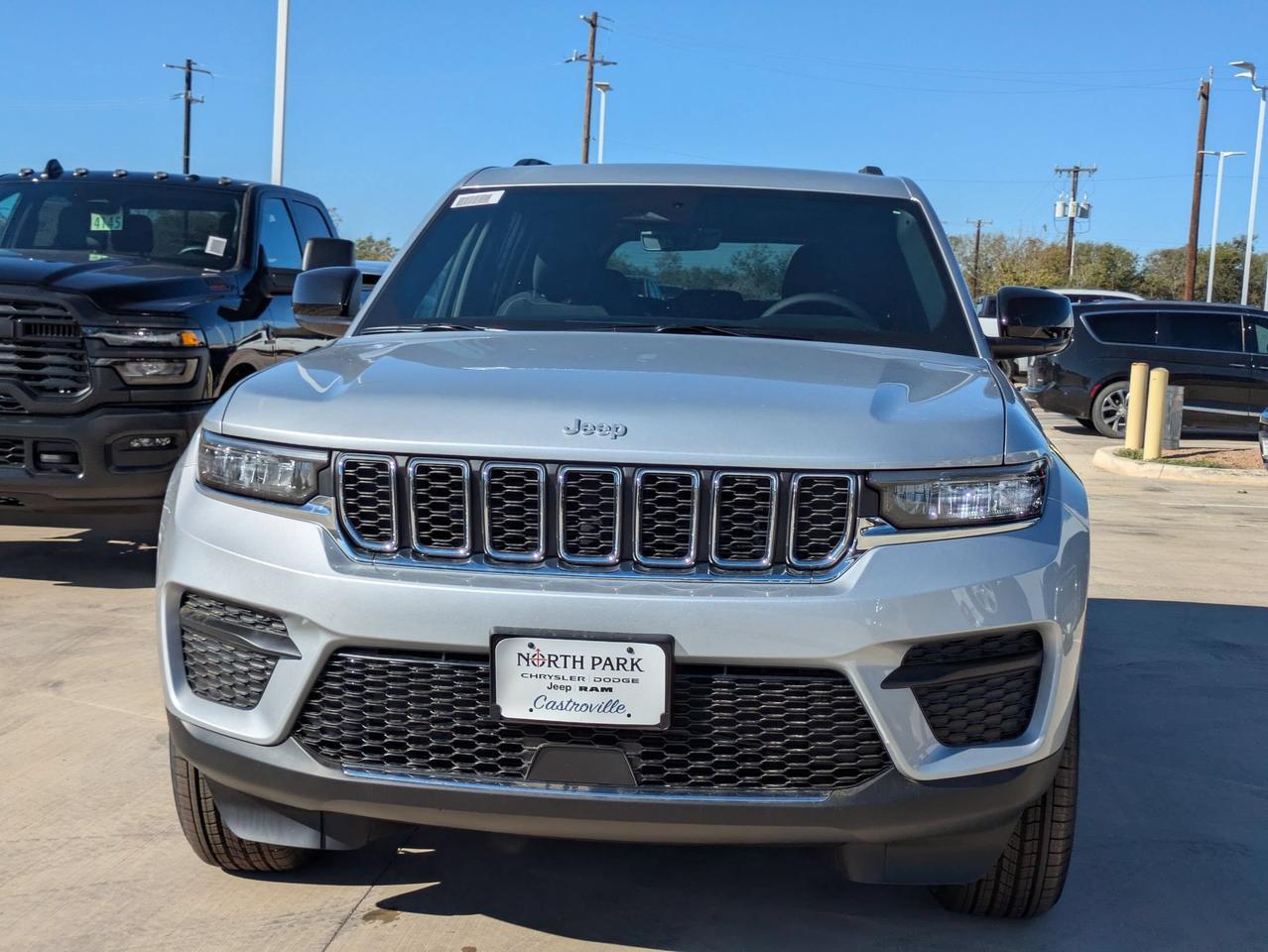 2025 Jeep Grand Cherokee Laredo X Castroville TX