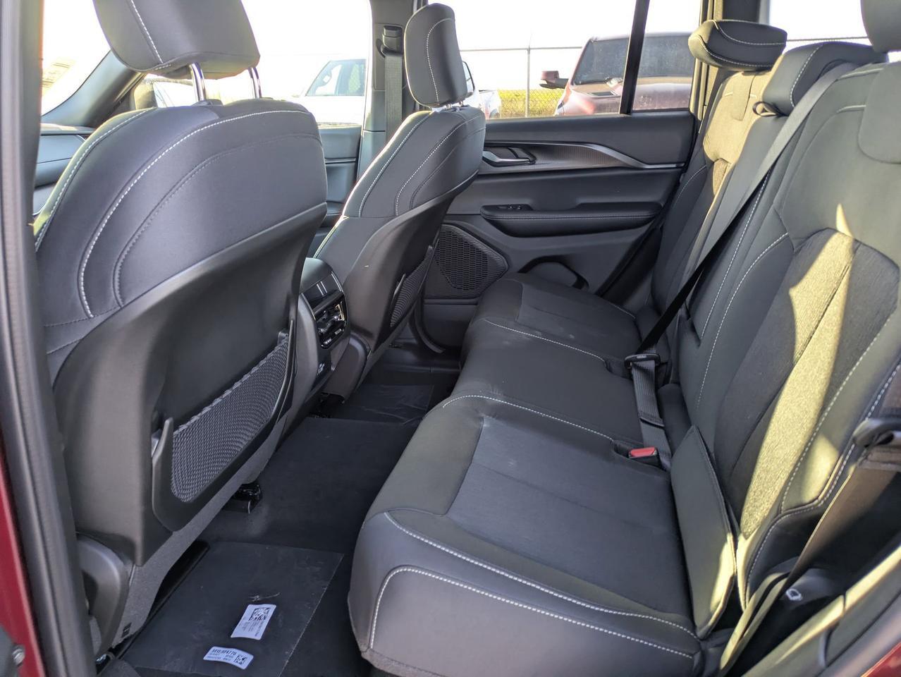 2025 Jeep Grand Cherokee Laredo X Castroville TX