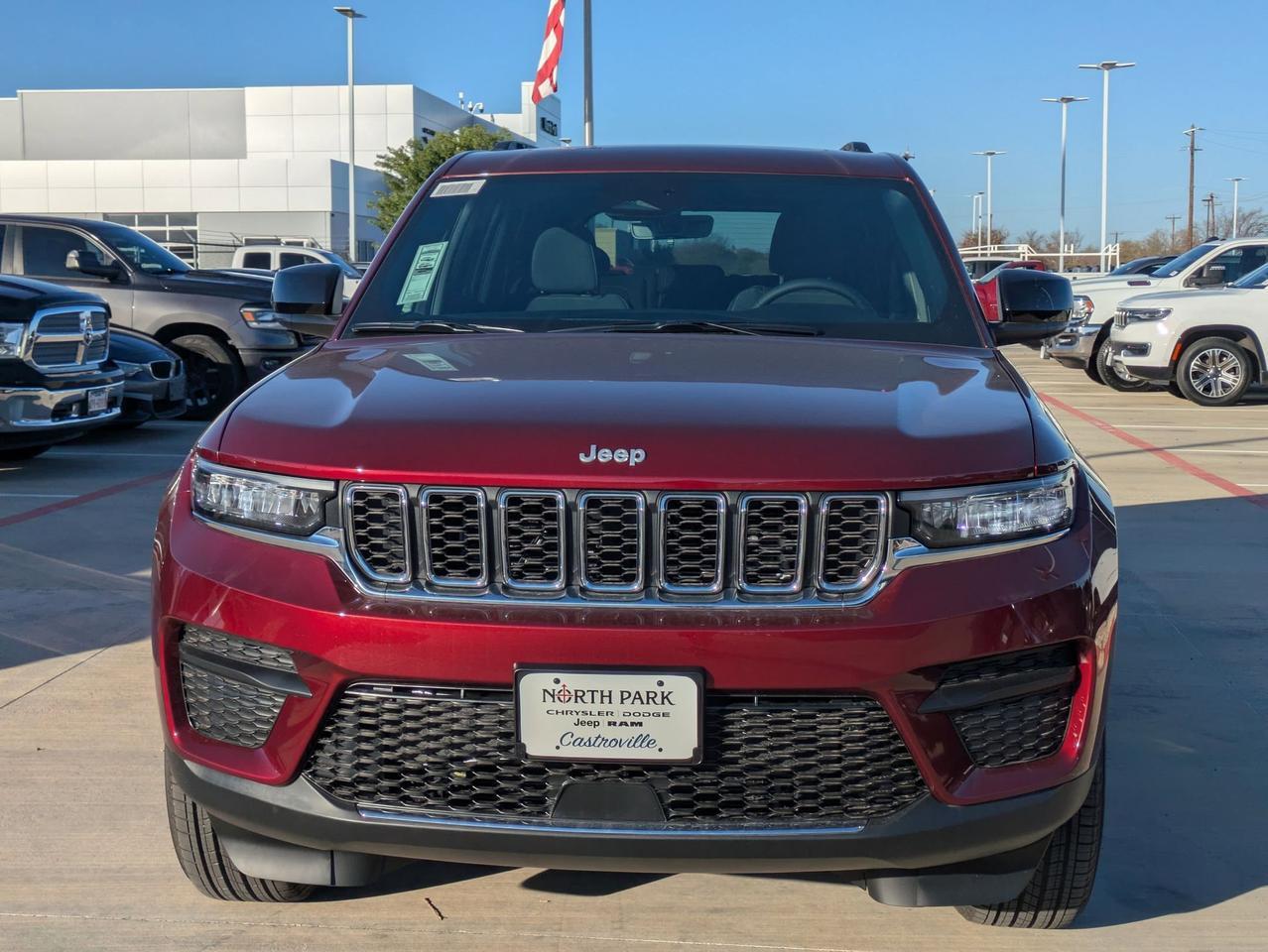 2025 Jeep Grand Cherokee Laredo X Castroville TX