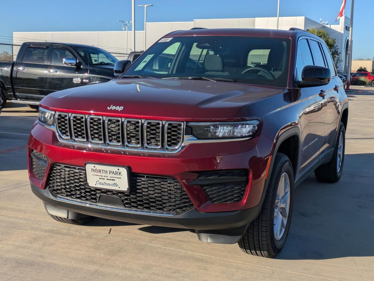 2025 Jeep Grand Cherokee Laredo X Castroville TX