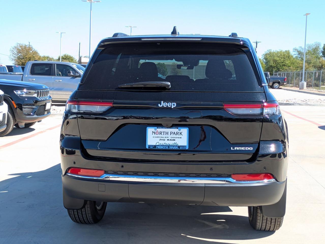 2025 Jeep Grand Cherokee Laredo X Castroville TX