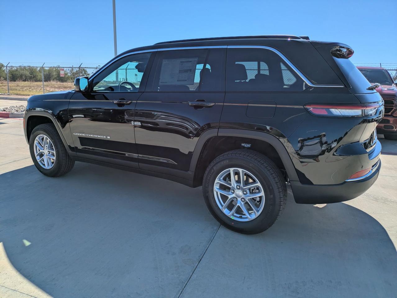 2025 Jeep Grand Cherokee Laredo X Castroville TX