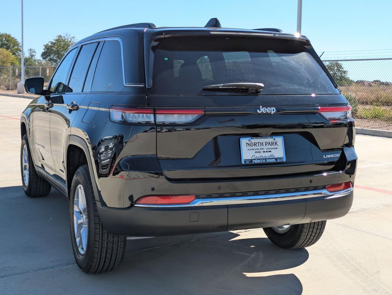 2025 Jeep Grand Cherokee Laredo X Castroville TX