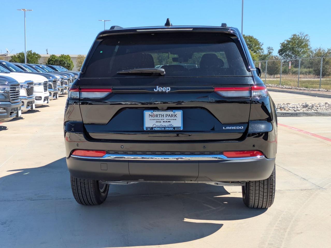 2025 Jeep Grand Cherokee Laredo X Castroville TX