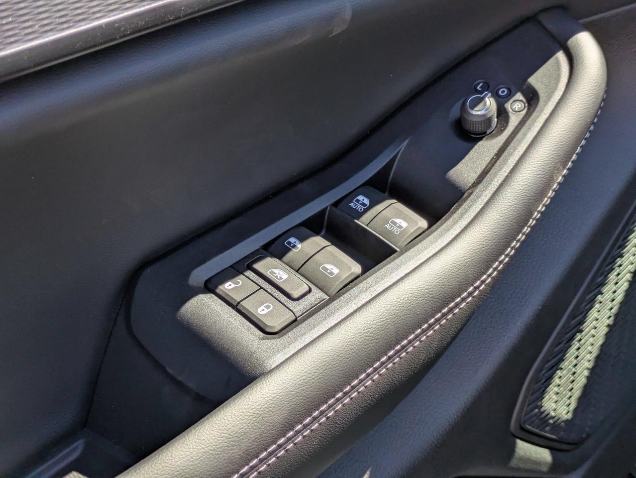 2025 Jeep Grand Cherokee Laredo X Castroville TX