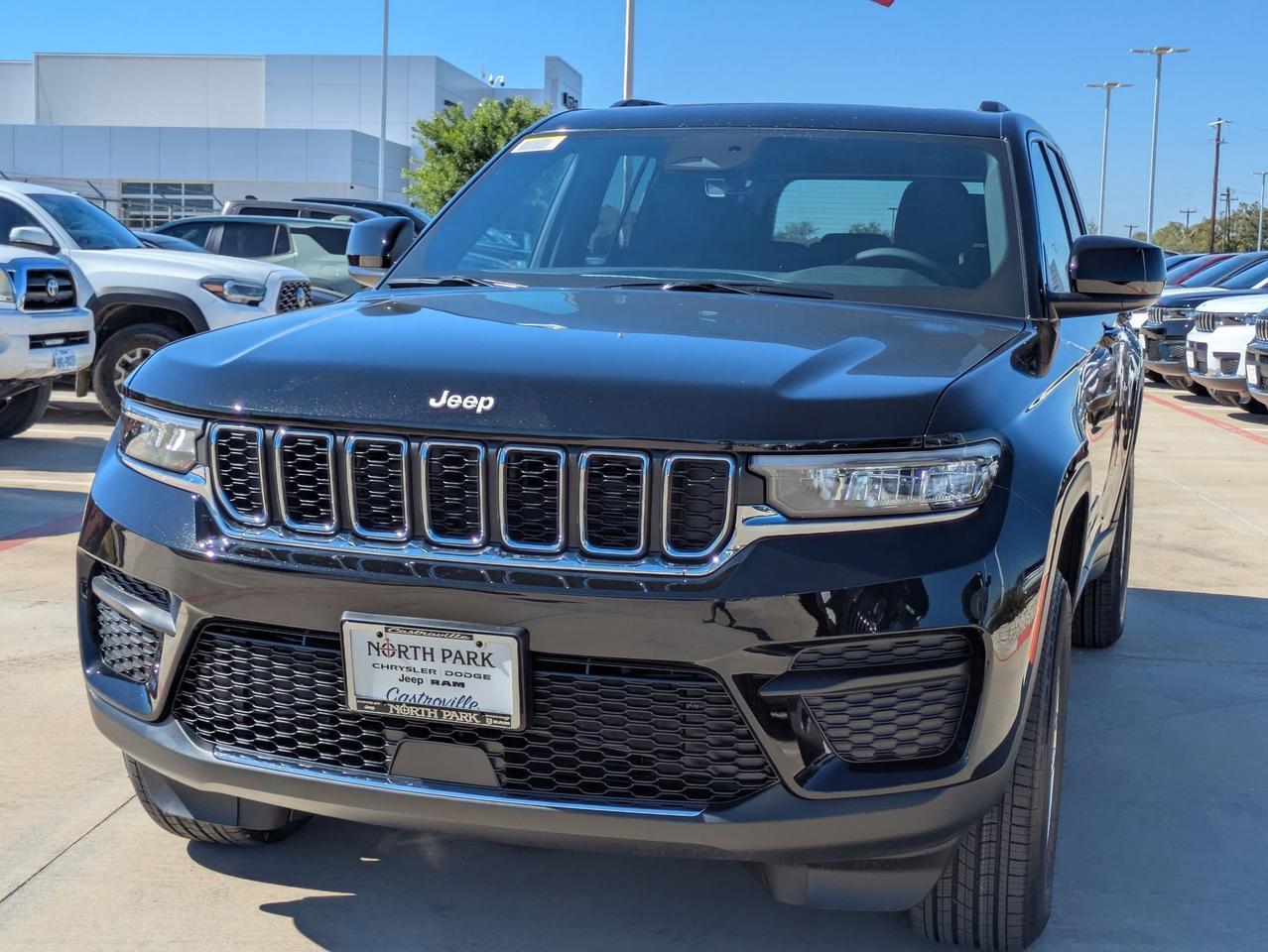 2025 Jeep Grand Cherokee Laredo X Castroville TX