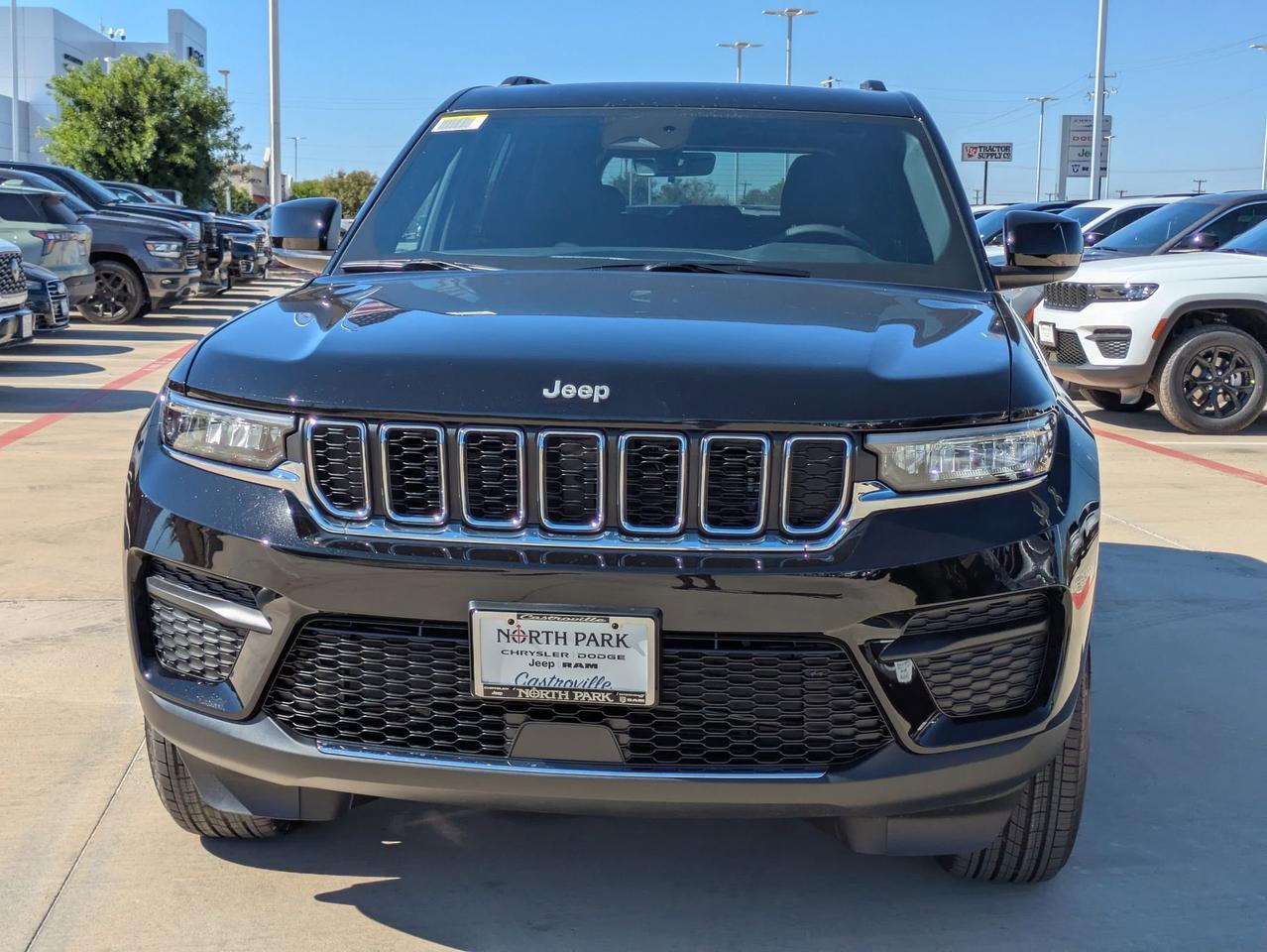 2025 Jeep Grand Cherokee Laredo X Castroville TX