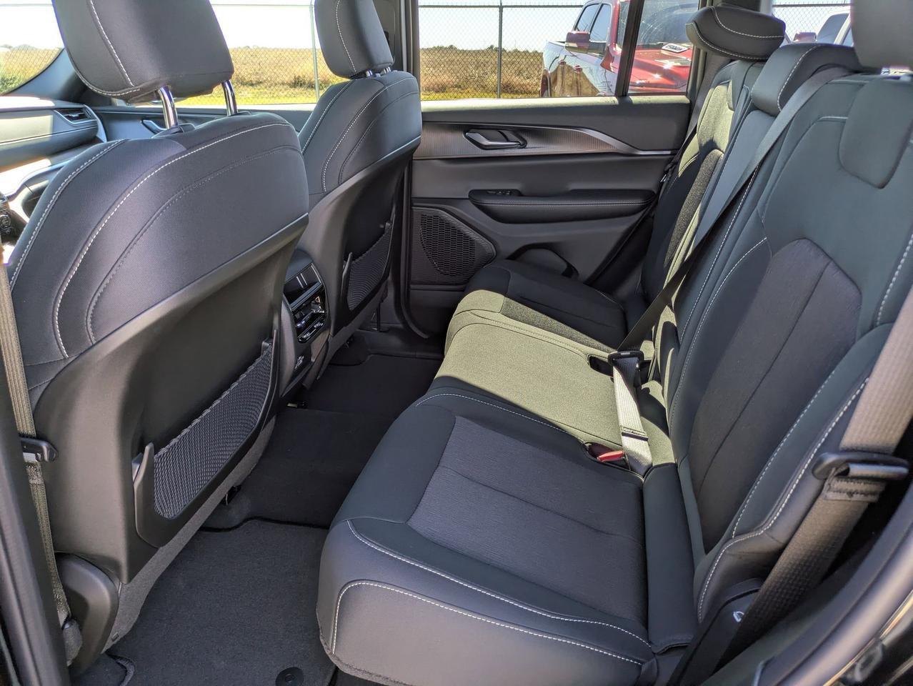 2025 Jeep Grand Cherokee Laredo X Castroville TX