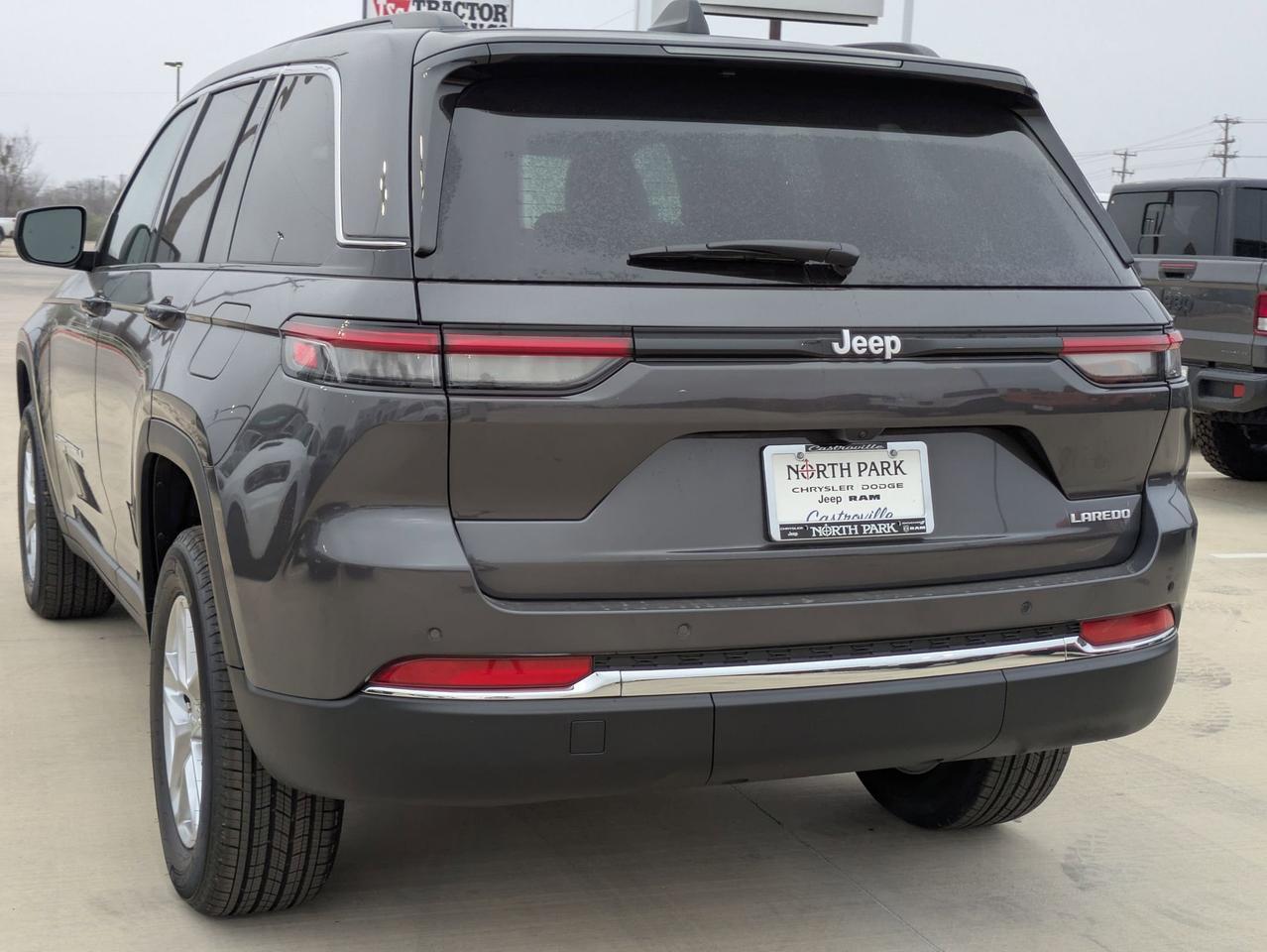 2025 Jeep Grand Cherokee Laredo X Castroville TX