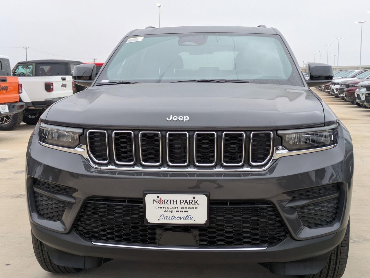 2025 Jeep Grand Cherokee Laredo X Castroville TX