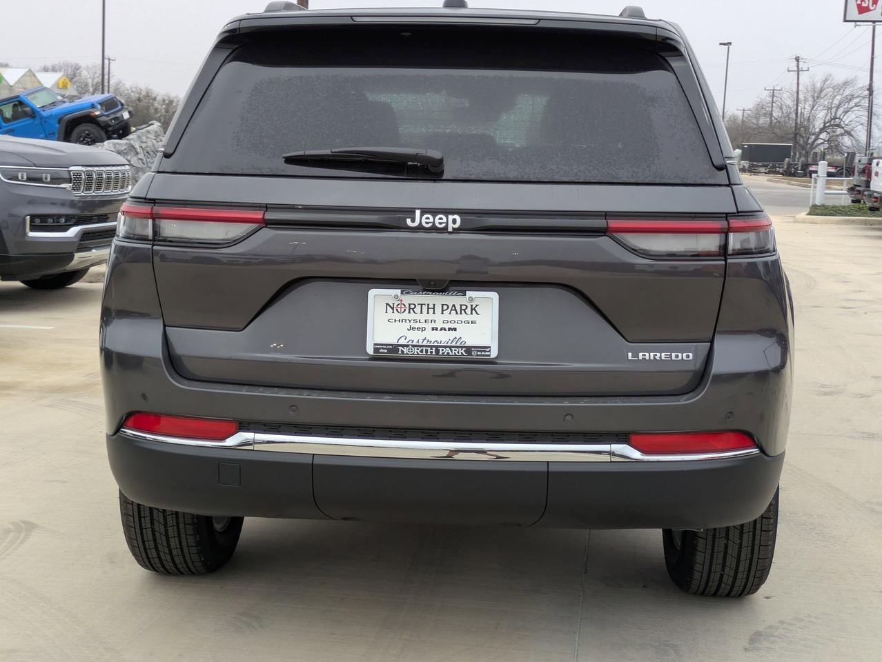 2025 Jeep Grand Cherokee Laredo X Castroville TX