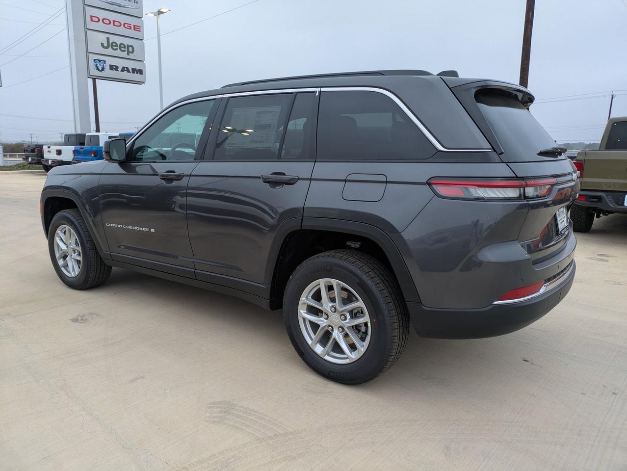 2025 Jeep Grand Cherokee Laredo X Castroville TX