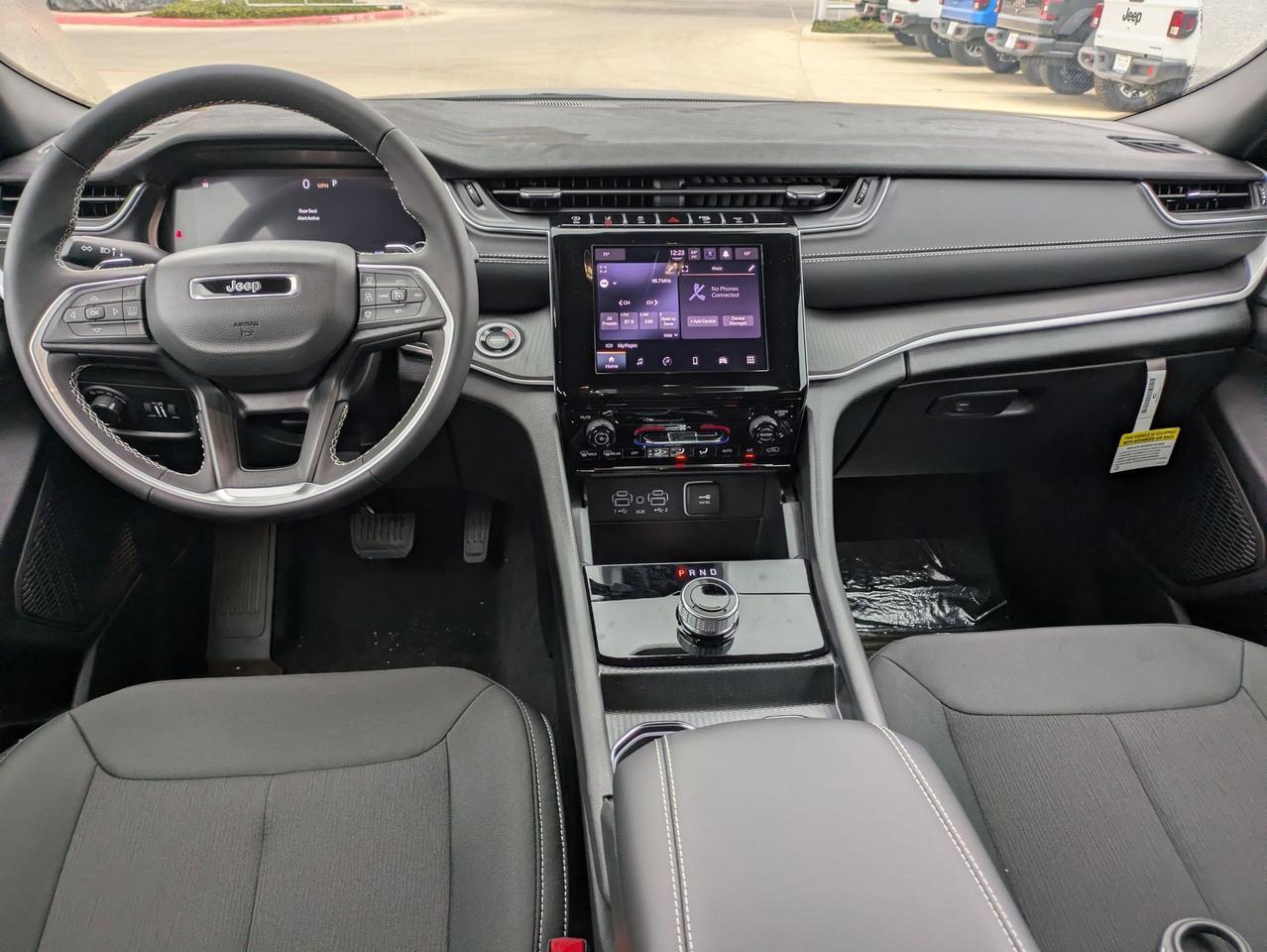 2025 Jeep Grand Cherokee Laredo X Castroville TX